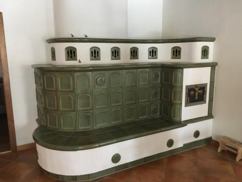 Continental 山林小屋 Ostružná